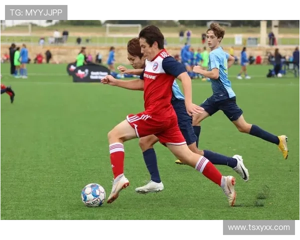 足球明星教你如何轻松掌握漂移技巧的视频教学全攻略